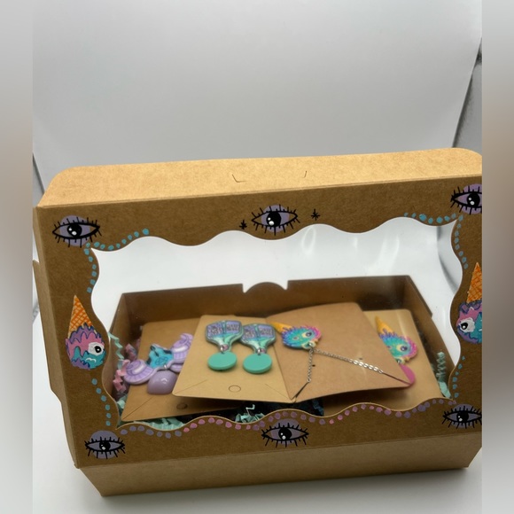 Pastel Goth Jewelry Gift Set with Painted Box - Gothic Kawaii Jewelry Gift Set - Picture 4 of 13